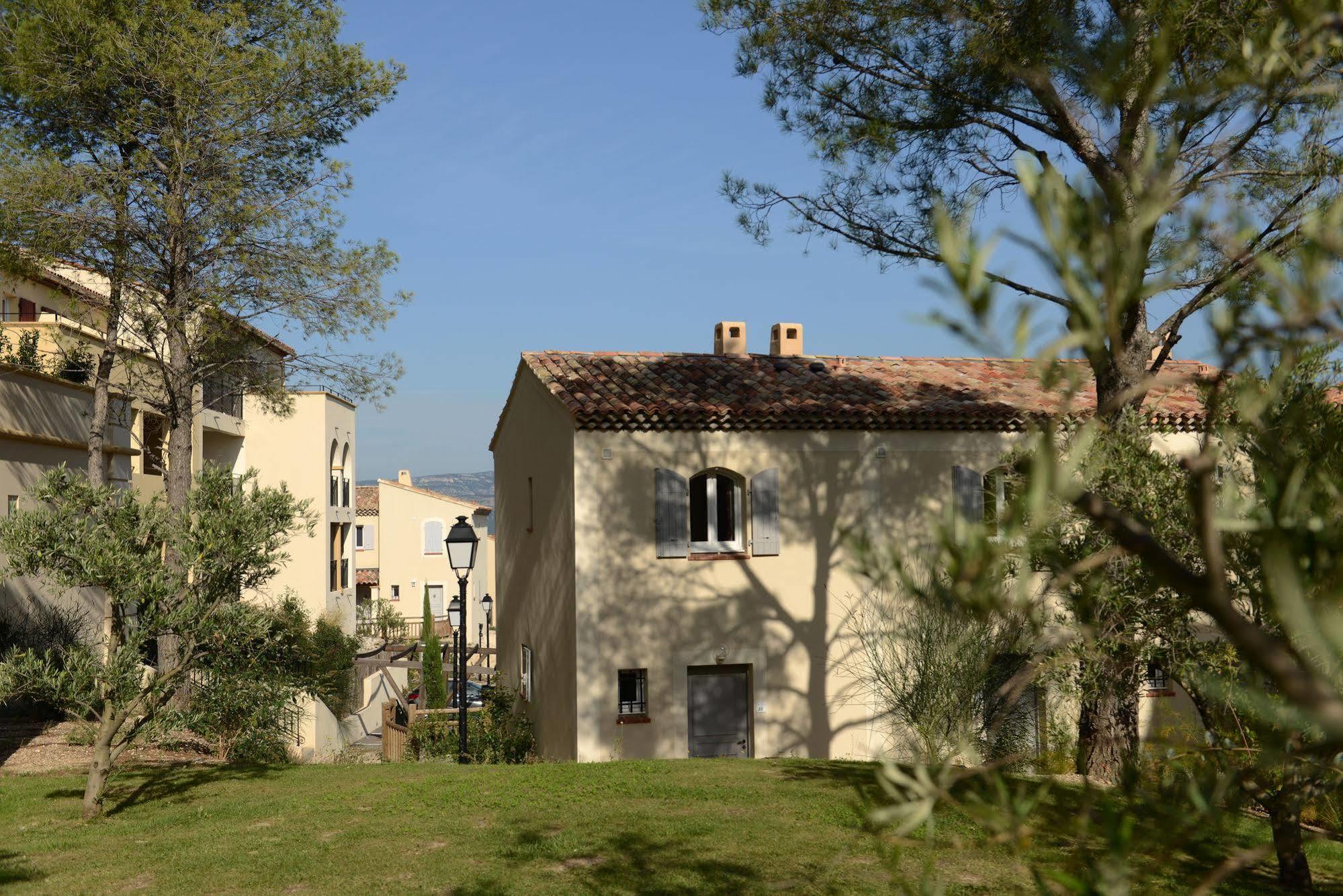 Residence Pierre & Vacances Les Coteaux De Pont-Royal Mallemort Buitenkant foto