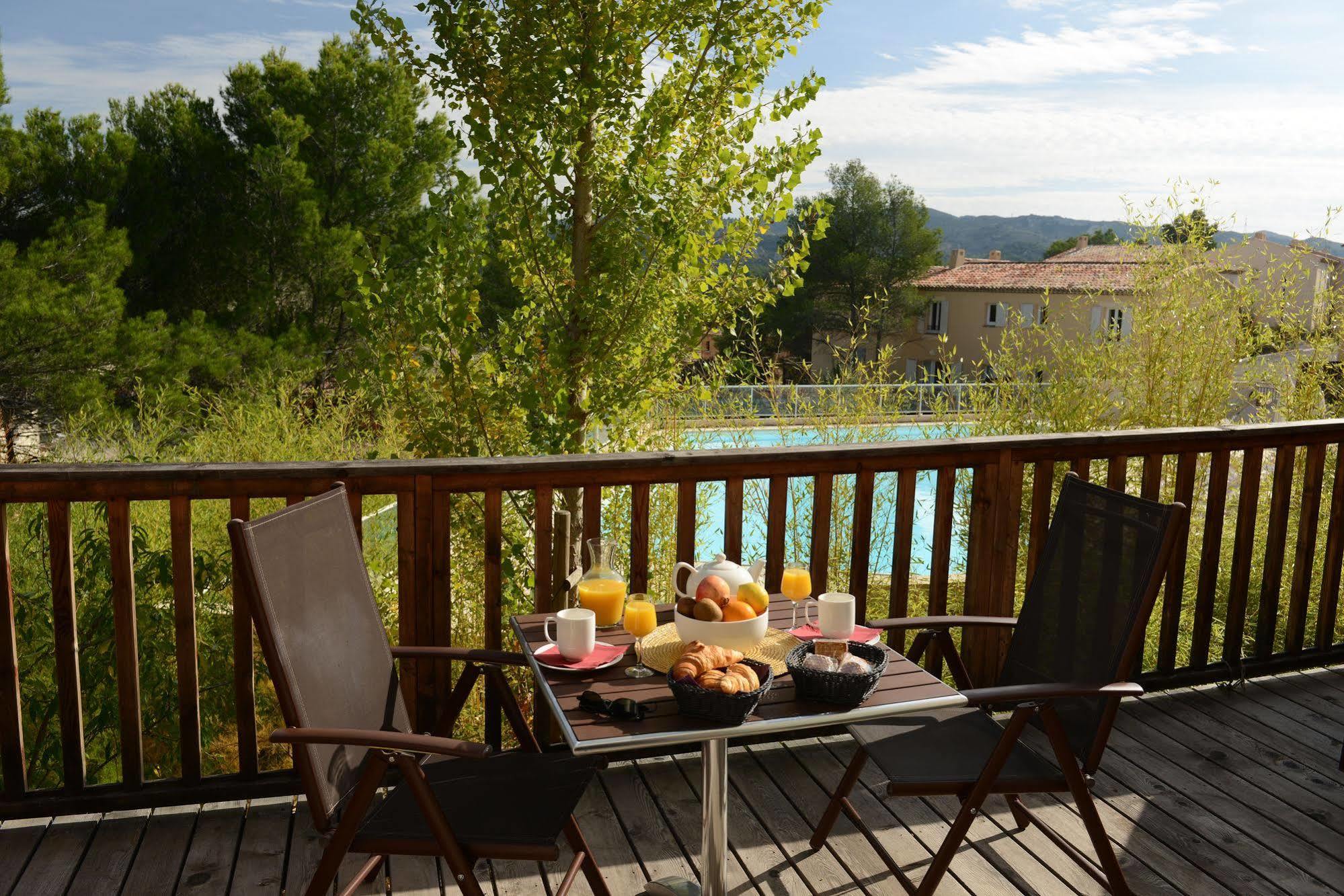 Residence Pierre & Vacances Les Coteaux De Pont-Royal Mallemort Buitenkant foto